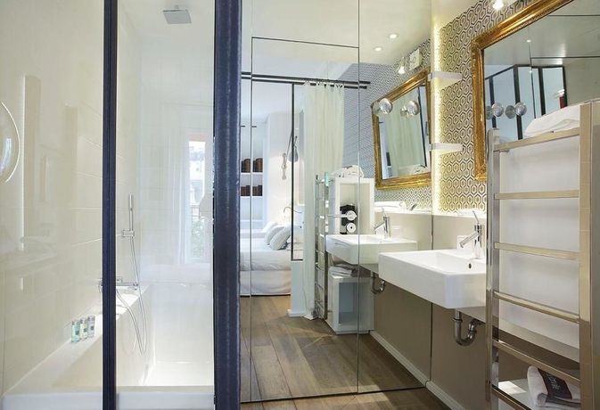 Imagen de la habitación del Hotel De Banville. Foto 6