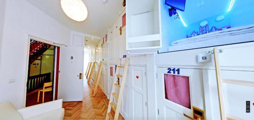 Imagen de los interiores del Hotel De Bedstee Boutique Capsules. Foto 9