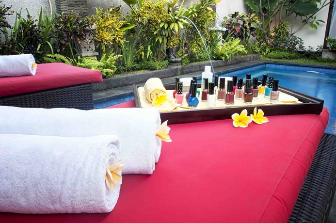 Imagen de los exteriores del Hotel De' Bharata Villas Seminyak. Foto 11