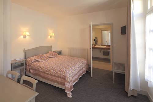 Imagen de la habitación del Hotel De Biencourt. Foto 7