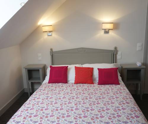 Imagen de la habitación del Hotel De Biencourt. Foto 9