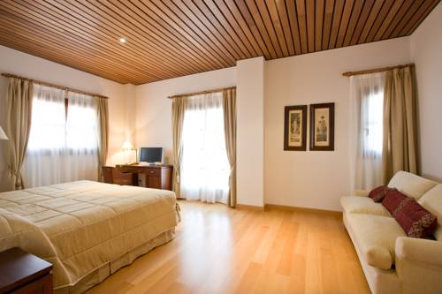 Imagen de la habitación del Hotel De Bodegas Hacienda Albae. Foto 9