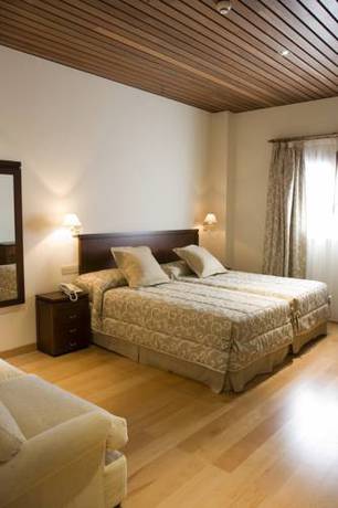 Imagen de la habitación del Hotel De Bodegas Hacienda Albae. Foto 10