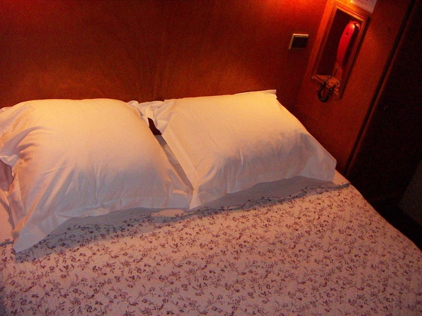 Imagen de la habitación del Hotel De Bordeaux, Gare du Nord. Foto 7