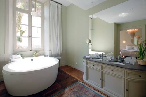 Imagen de la habitación del Hotel De Bouilhac. Foto 13