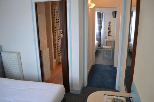 Imagen de la habitación del Hotel De Bretagne, Kermah&eacute;. Foto 6