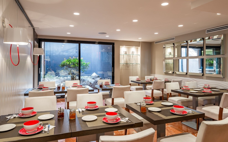 Imagen del bar/restaurante del Hotel De Brienne. Foto 6