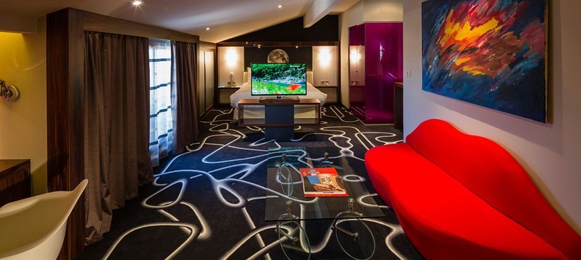 Imagen de la habitación del Hotel De Brienne. Foto 10