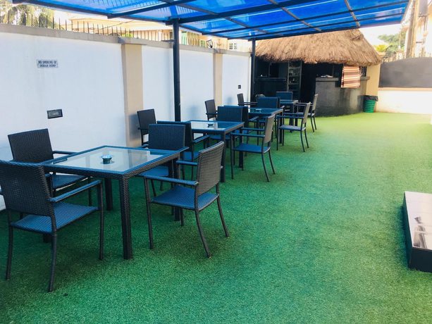 Imagen del bar/restaurante del Hotel De Brit. Foto 4