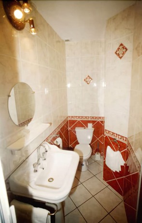 Imagen de la habitación del Hotel De Calais. Foto 2