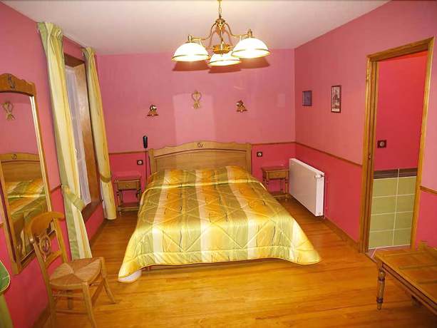 Imagen de la habitación del Hotel De Calais. Foto 4