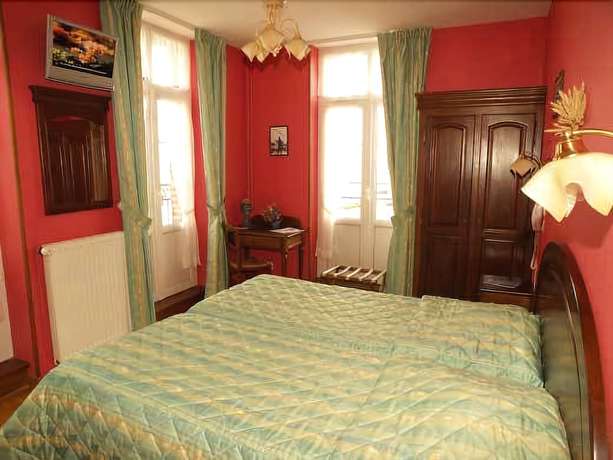 Imagen de la habitación del Hotel De Calais. Foto 8