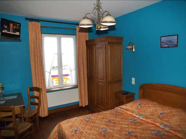 Imagen de la habitación del Hotel De Calais. Foto 10