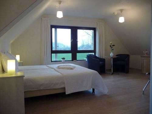 Imagen de los exteriores del Hotel De Cantarel. Foto 8