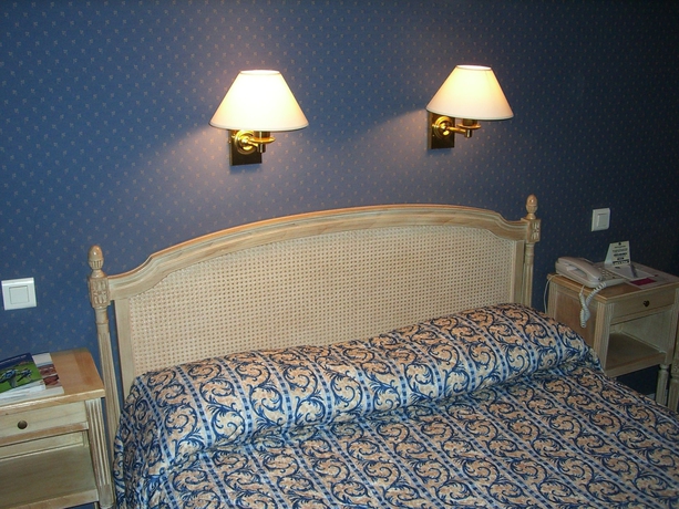 Imagen de la habitación del Hotel De Champagne, Epernay. Foto 8