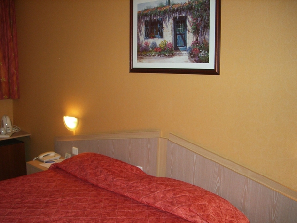 Imagen de la habitación del Hotel De Champagne, Epernay. Foto 9