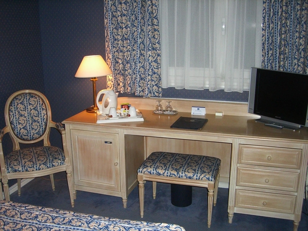 Imagen de la habitación del Hotel De Champagne, Epernay. Foto 12