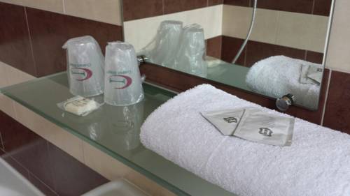 Imagen de la habitación del Hotel De Champagne, SAINT-DIZIER. Foto 11