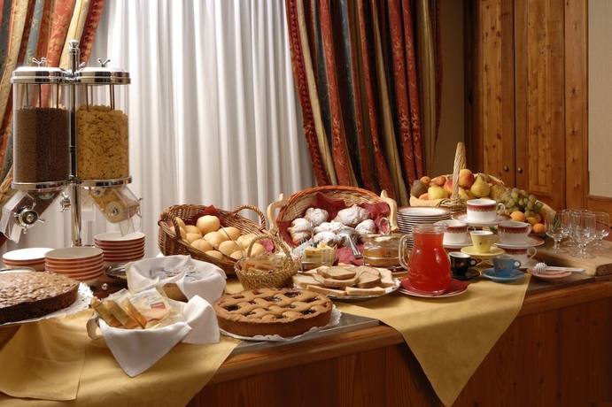 Imagen del bar/restaurante del Hotel De Champoluc. Foto 2