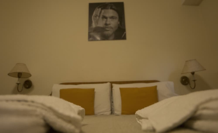 Imagen de la habitación del Hotel De Cine Las Golondrinas. Foto 4