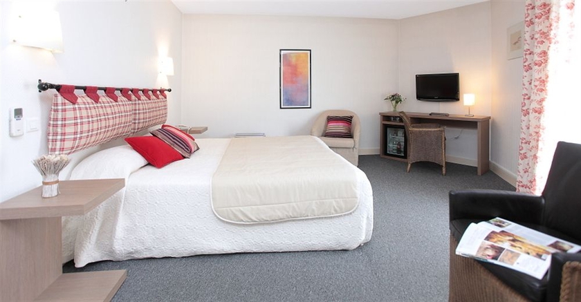 Imagen de la habitación del Hotel De Compostelle. Foto 8