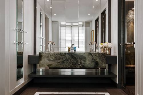 Imagen de la habitación del Hotel De Crillon. Foto 9