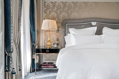 Imagen de la habitación del Hotel De Crillon. Foto 14