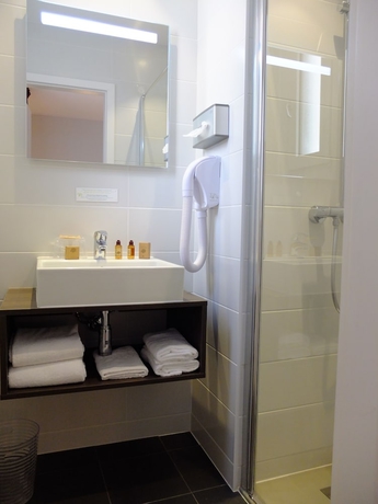 Imagen de la habitación del Hotel De Flore, Montmartre-Sacr&eacute; Coeur. Foto 8