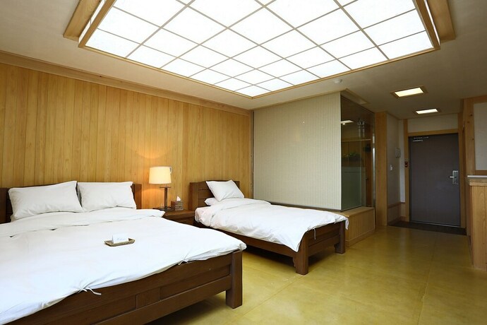 Imagen de la habitación del Hotel De Forre. Foto 35