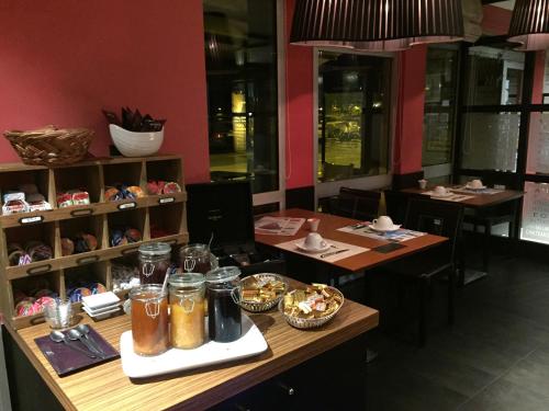 Imagen de la habitación del Hotel De France, Camaret-sur-Mer. Foto 7