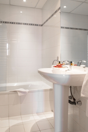 Imagen de la habitación del Hotel De France, Cannes. Foto 8