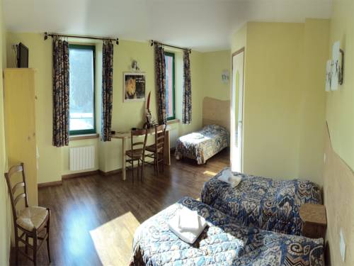 Imagen de la habitación del Hotel De France, Chaudeyrac. Foto 4