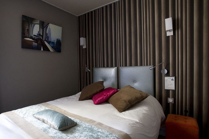 Imagen de la habitación del Hotel De France Invalides. Foto 3