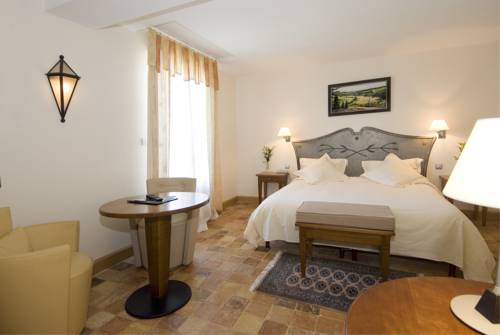 Imagen de la habitación del Hotel De France, Mende. Foto 5