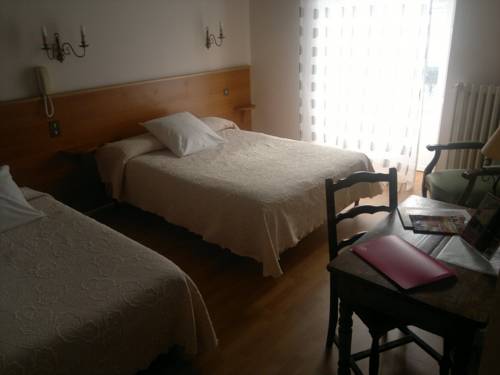 Imagen de la habitación del Hotel De France, Meyracq. Foto 8