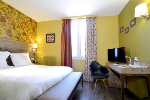 Imagen de la habitación del Hotel De France, Ornans. Foto 3