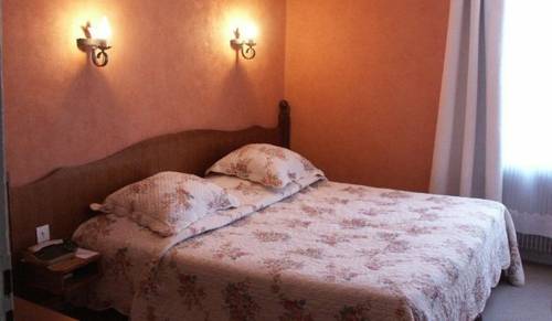 Imagen de la habitación del Hotel De France, Ornans. Foto 12
