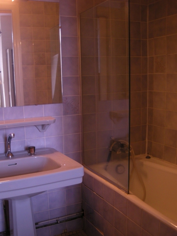 Imagen de la habitación del Hotel De France, PERPIGNAN. Foto 8