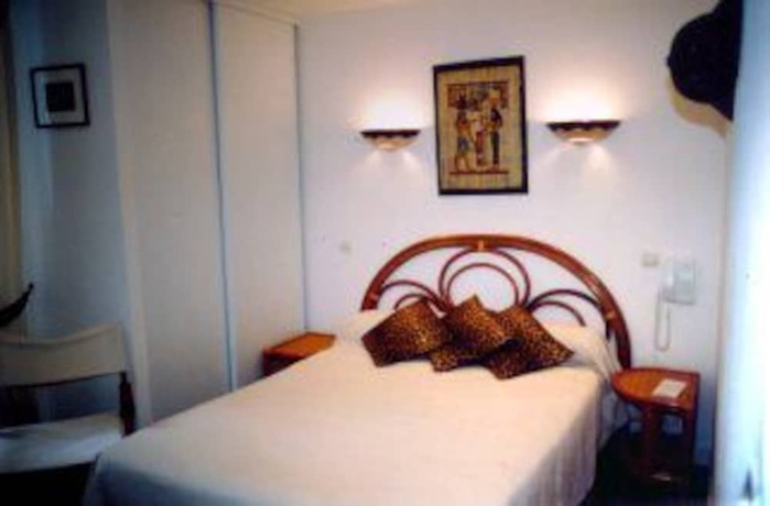 Imagen de la habitación del Hotel De France, Pl&eacute;neuf Val Andr&eacute;. Foto 8