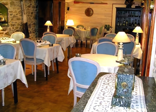 Imagen del bar/restaurante del Hotel De France, Pl&eacute;neuf Val Andr&eacute;. Foto 3