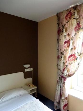 Imagen de la habitación del Hotel De France, Pontorson. Foto 7
