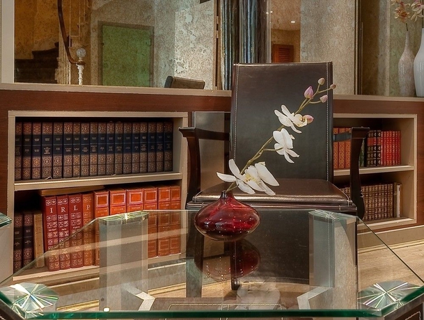 Imagen de los interiores del Hotel De France Quartier Latin. Foto 11