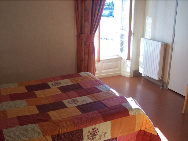 Imagen de la habitación del Hotel De France, Rochechouart. Foto 6