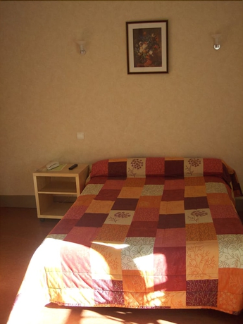 Imagen de la habitación del Hotel De France, Rochechouart. Foto 8