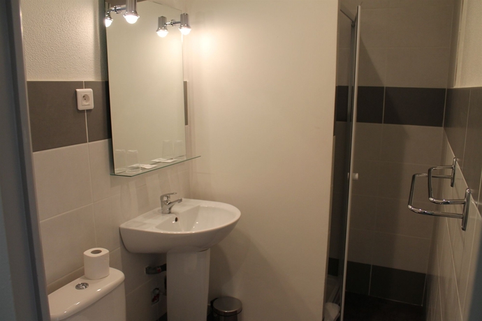 Imagen de la habitación del Hotel De France, Un Ammi. Foto 3