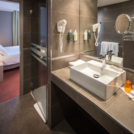 Imagen de la habitación del Hotel De France, Valencia de Francia. Foto 4