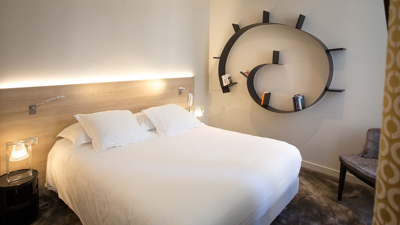 Imagen de la habitación del Hotel De France, Valencia de Francia. Foto 10