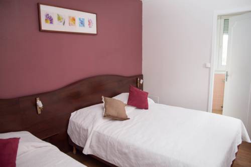 Imagen de la habitación del Hotel De France Vire. Foto 7