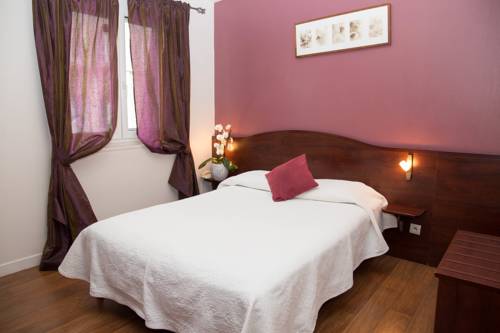 Imagen de la habitación del Hotel De France Vire. Foto 10