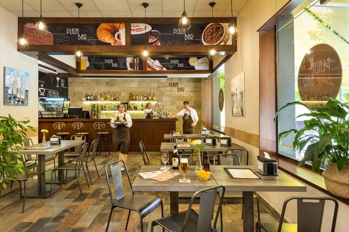 Imagen del bar/restaurante del Hotel De Francia Y París. Foto 2